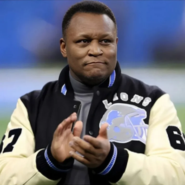 detroit-lions-beverly-hills-edition-barry-sanders-black-and-white-varsity-jacket