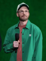 Chris-Evans-The-Walt-Disney-Studios-Cinemacon-Presentation-Green-Jacket