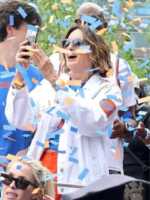 New-York-Knicks-Parade-2026-Mariska-Hargitay-White-Denim-Jacket.webp