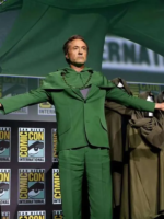 Victor-von-Doom-Avengers-Doomsday-Green-Suit-View-Look