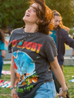 Voicemails-for-Isabelle-2026-Zoey-Deutch-Black-Graphic-T-Shirt.webp