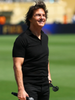 World-Cup-Closing-Ceremony-Tom-Cruise-T-Shirt-Front (1)