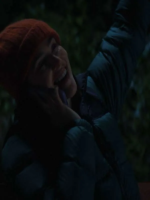 Zoey-Deutch-Voicemails-for-Isabelle-2026-Black-and-Green-Puffer-Jacket.webp