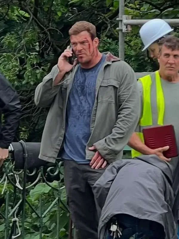 Alan-Ritchson-Runner-Reacher-Grey-Shacket