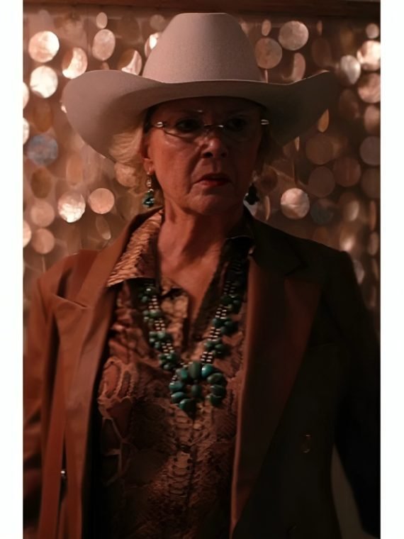 Annette-Bening-Dutton-Ranch-Season-01-2026-Snake-Print-Shirt-570x760