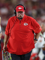 Nike-Kansas-City-Chiefs-Andy-Reid-2026-Preseason-Red-Sideline-Half-Zip-Jacket (1)