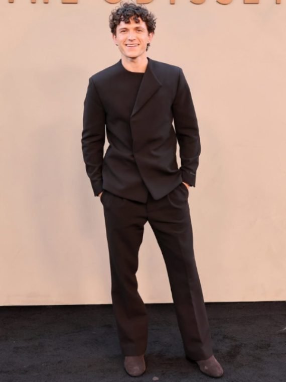 The-Odyssey-Tom-Holland-New-York-Premiere-2026-Suit-570x760 The-Odyssey-Tom-Holland-New-York-Premiere-2026-Suit-570x760