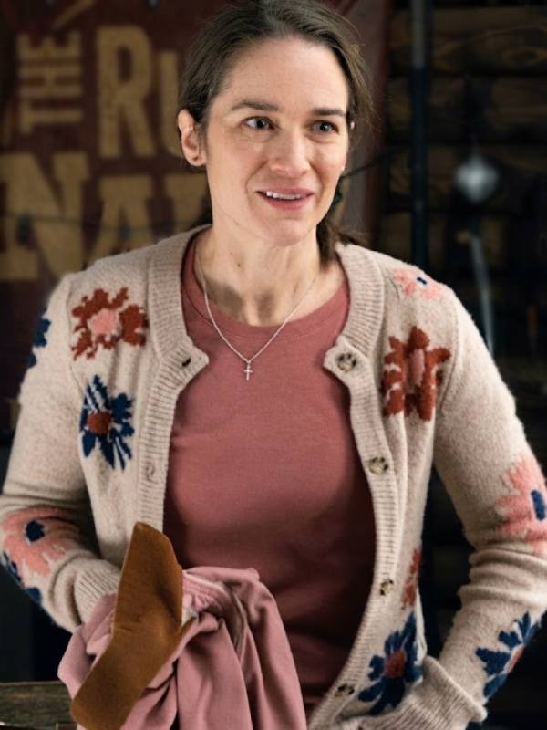 Anna-Pigeon-2026-Melanie-Scrofano-Floral-Cardigan