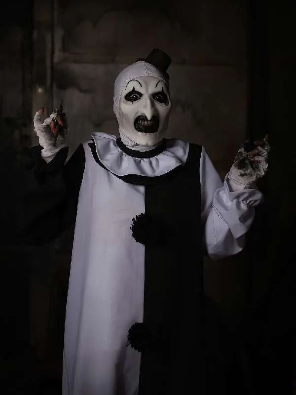 Art-the-Clown-Terrifier-2-Costume