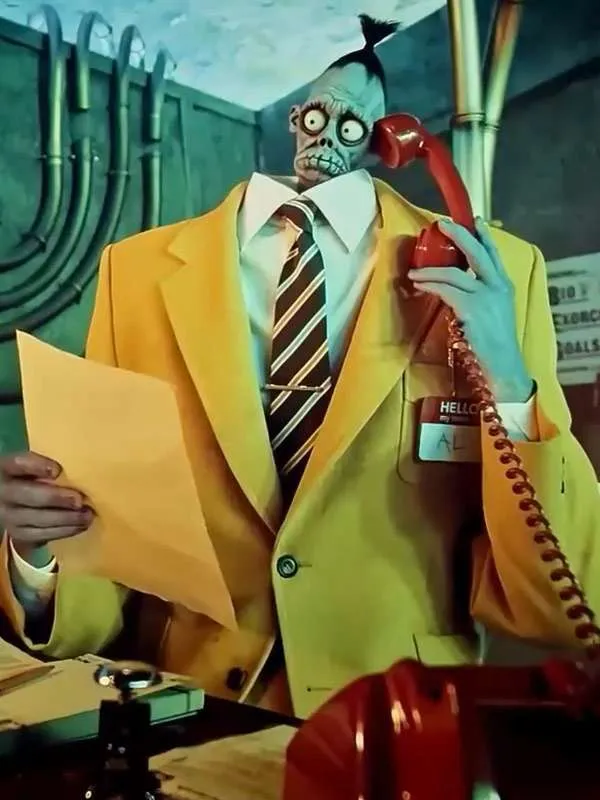 Bob-the-Shrunken-Head-Beetlejuice-2-Yellow-Suit