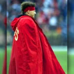 Kansas-City-Chiefs-PatrickMahomes-Sideline-Red-Cape-Coat