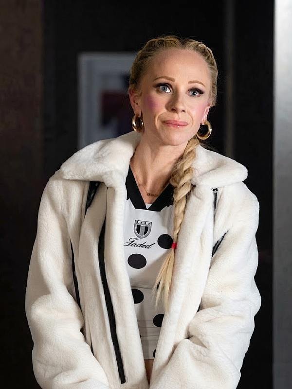 Ted-Lasso-S4-Juno-Temple-White-Shearling-Coat