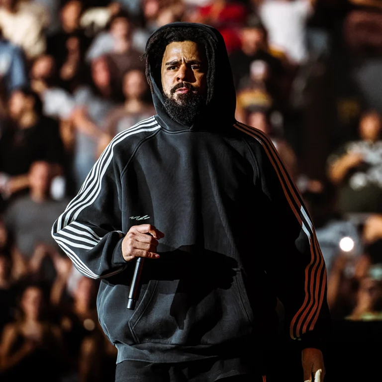 The-Fall-Off-Tour-Rogers-Arena-Hoodie