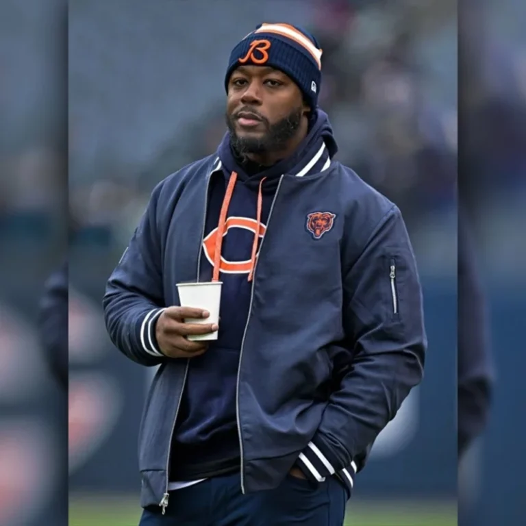 Thomas-Brown-Chicago-Bears-Bomber-Jacket-800x800