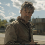 Lanterns-S01-Kyle-Chandler-Hal-Jordan-Brown-Jacket-R-800x800