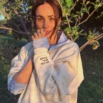 Meghan-Markle-Its-the-Little-Things-Grey-Sweatshirt (1)